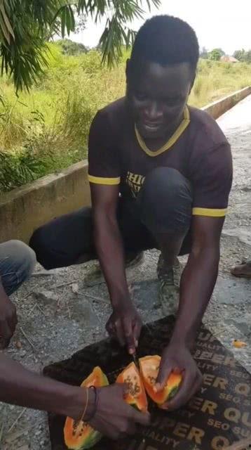 给工人买瓜吃,为工人兄弟买瓜解暑