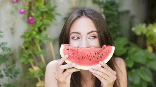 当妈后吃瓜,吃瓜也能吃出育儿心得