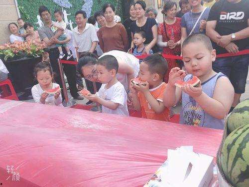 各种吃瓜姿势图片,解锁夏日清凉新姿势