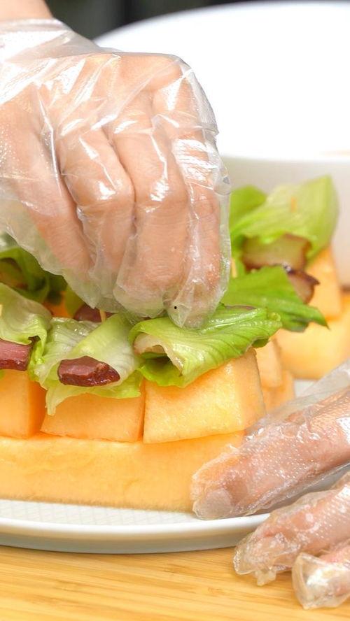 哈密瓜配腊肉吃,夏日清爽与醇厚肉香的完美邂逅