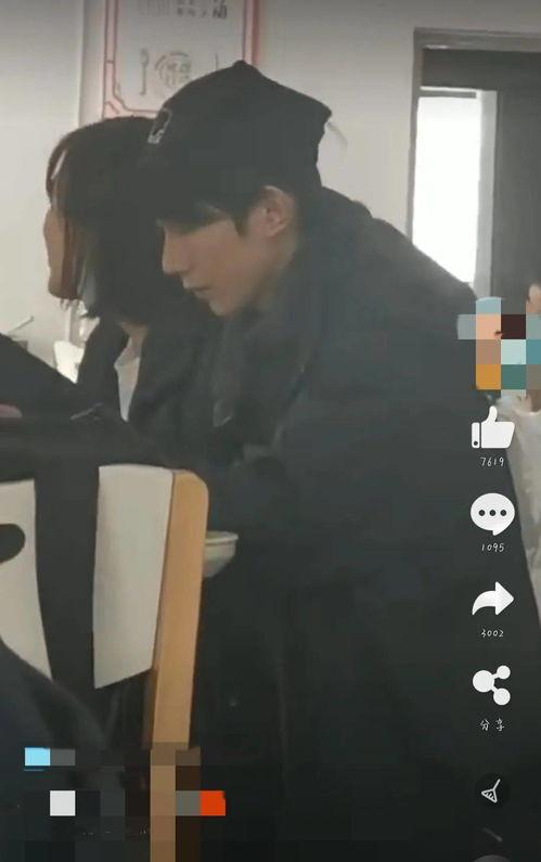 王源助理吃瓜,揭秘娱乐圈幕后趣闻