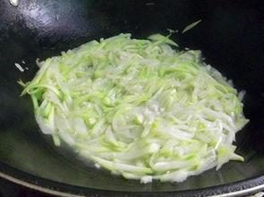 波仔炒粉吃瓜,揭秘美食背后的故事与趣味